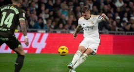 金球奖评选标准引争议：维尼修斯遗憾落选，登贝莱成焦点